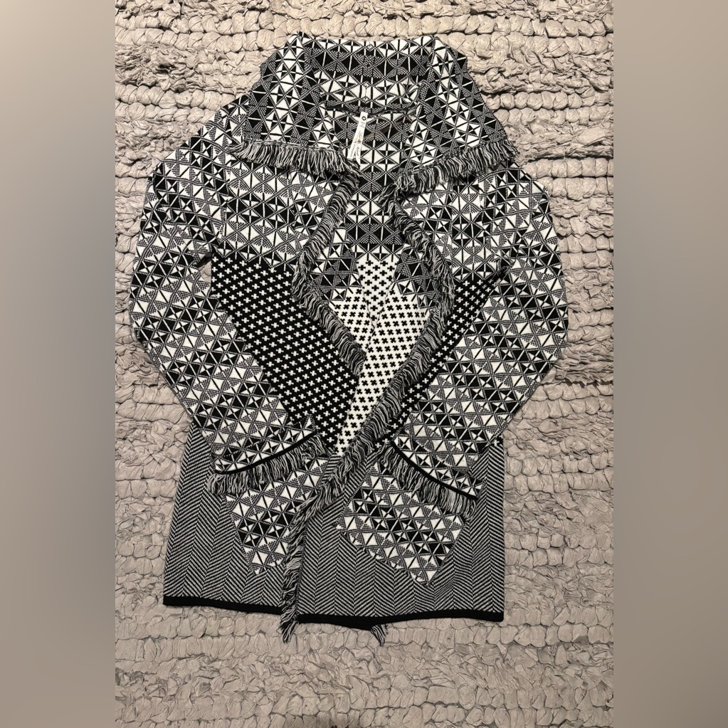 Leo & Nicole Black & White Geometric Fringe Cardigan